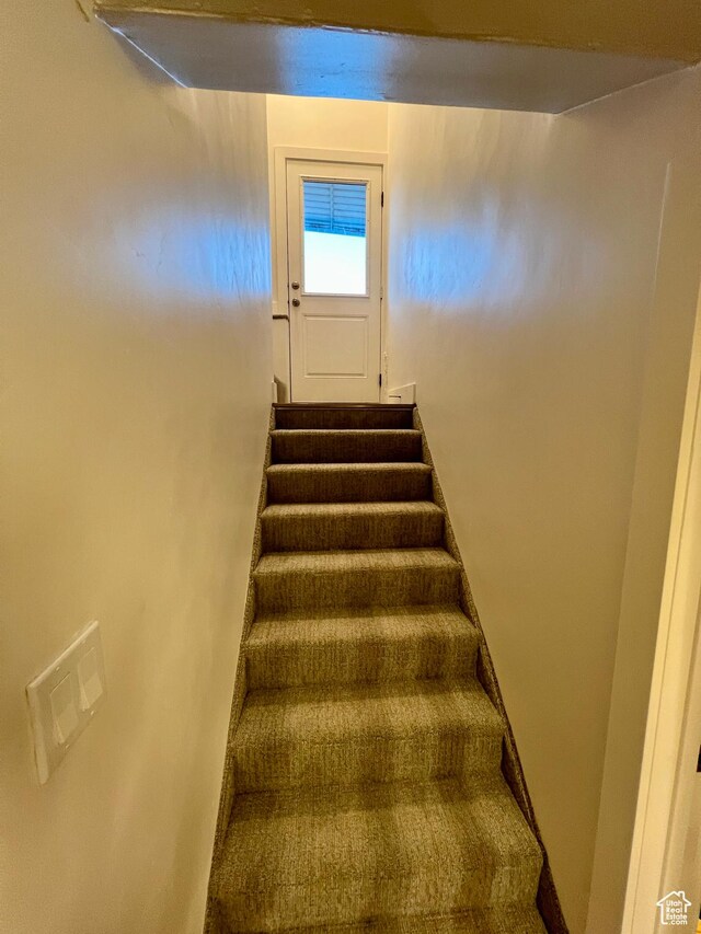 144 S 100 W, Tremonton, UT 84337 - view of staircase