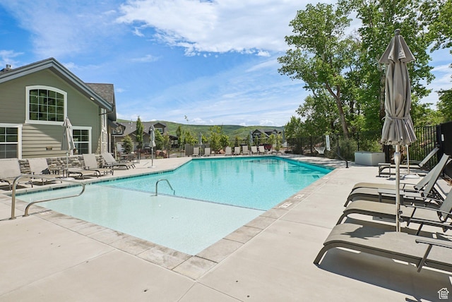 3041 Cedar Dr, Park City, UT 84098 - community pool with a patio area