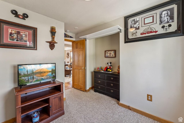 2620 Crow Loop, Coalville, UT 84017 - hallway with light carpet and baseboards