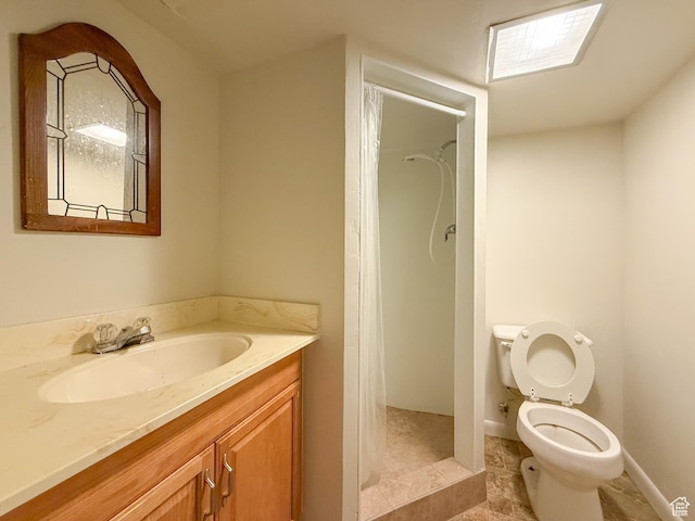 775 N 500 E, Price, UT 84501 - bathroom featuring vanity, toilet, a shower with curtain, and baseboards