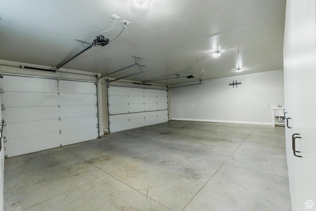 3288 W 2570 S, Hurricane, UT 84737 - garage with baseboards