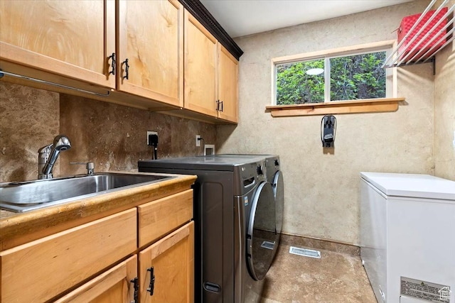 5548 E Emigration Canyon Rd E, Salt Lake City, UT 84108 - laundry room featuring cabinet space and washing machine and dryer