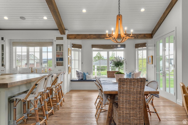 567 W Cascade Meadows Loop S, Midway, UT 84049 - dining area with light wood-type flooring, a chandelier, recessed lighting, baseboards, and crown molding