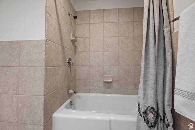 2592 S 50 W, Bountiful, UT 84010 - bathroom with shower / tub combo