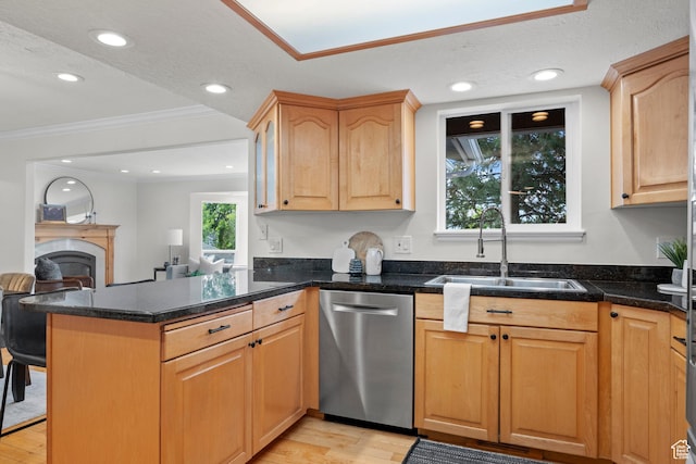 2592 S 50 W, Bountiful, UT 84010 - kitchen with stainless steel dishwasher, a sink, light wood-style flooring, a peninsula, and ornamental molding