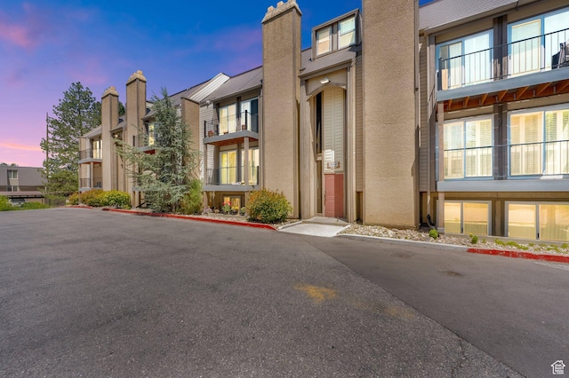 5323 S 560 E Unit D, Murray, UT 84107 - view of property at dusk