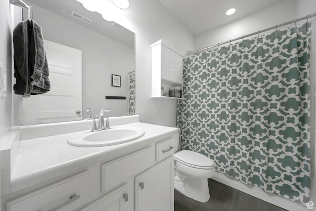 6178 W Sugarcane Dr, South Jordan, UT 84009 - full bath featuring vanity, toilet, curtained shower, and recessed lighting