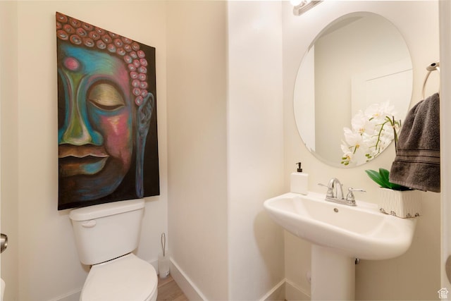 688 N 255 W, Centerville, UT 84014 - bathroom featuring toilet and baseboards