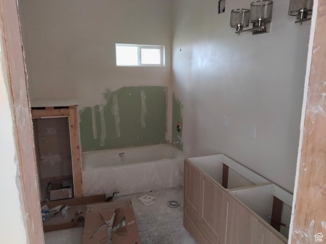 10960 N Anderson Way, Tremonton, UT 84337 - bathroom featuring a bathtub