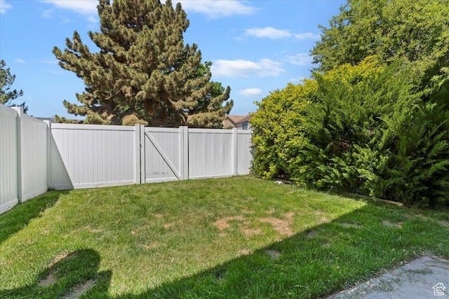 719 N 400 W, Orem, UT 84057 - view of yard with a gate