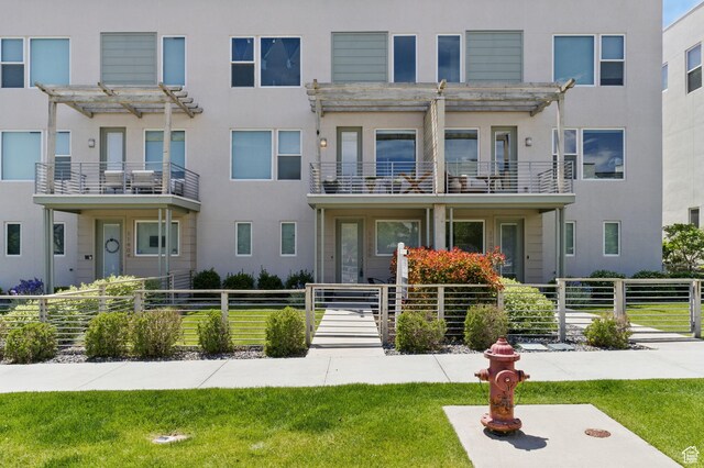 11398 Lake Run Rd, South Jordan, UT 84095 - multi unit property featuring a pergola and stucco siding