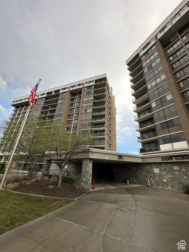 241 N Vine St E Unit 207W, Salt Lake City, UT 84103 - view of apartment building / complex