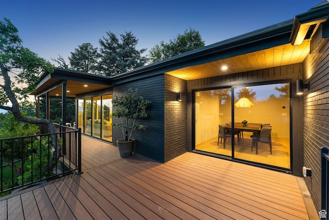 2655 E Hiawatha Cir, Salt Lake City, UT 84108 - view of wooden terrace