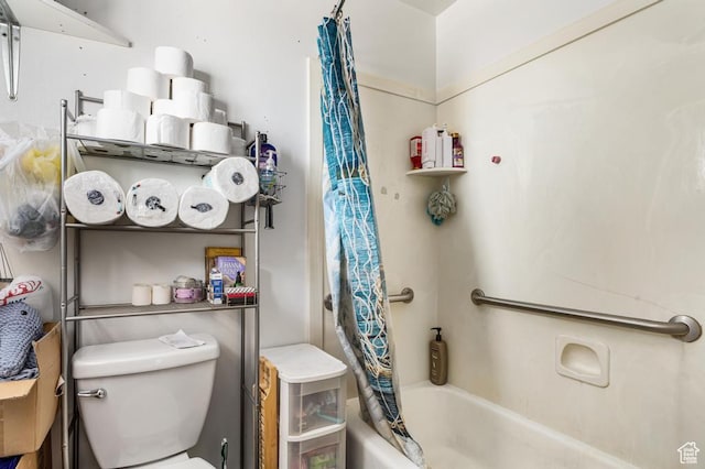785 N Lauritzen St, Hildale, UT 84784 - full bath with shower / tub combo with curtain and toilet