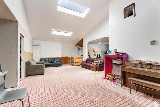 785 N Lauritzen St, Hildale, UT 84784 - living area featuring a skylight, carpet floors, and lofted ceiling