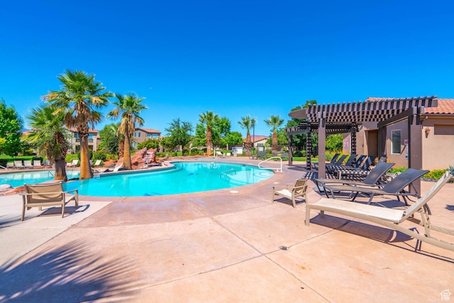 3800 Paradise Village Dr Unit 84, Santa Clara, UT 84765 - community pool with a pergola and a patio area