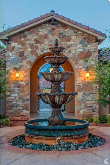 3800 Paradise Village Dr Unit 84, Santa Clara, UT 84765 - exterior view of arched walkways