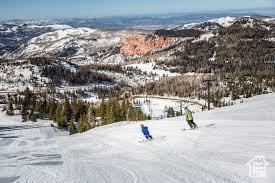 779 S 1850 W, Cedar City, UT 84720 - surrounding community with a mountain view