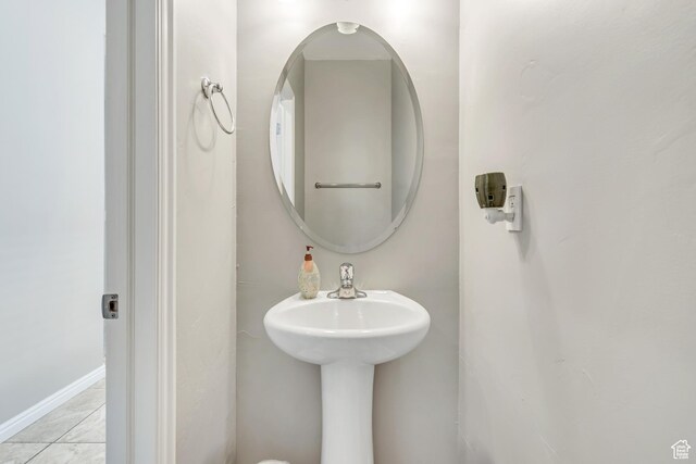 287 W 680 N, Centerville, UT 84014 - bathroom with baseboards