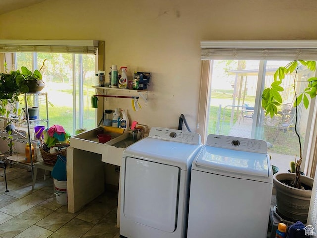 30 E 300 S, Fillmore, UT 84631 - laundry area featuring washing machine and dryer and plenty of natural light