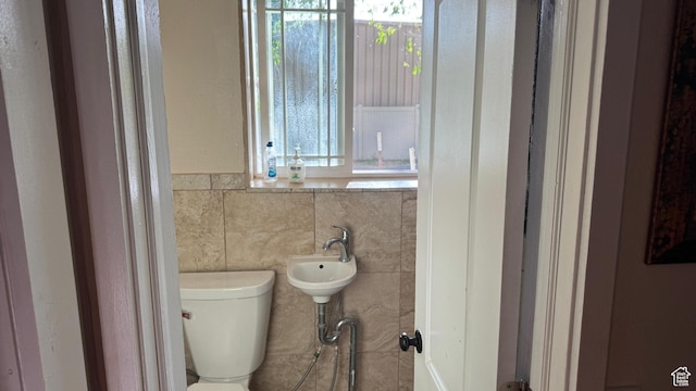 30 E 300 S, Fillmore, UT 84631 - half bath featuring toilet and tile walls