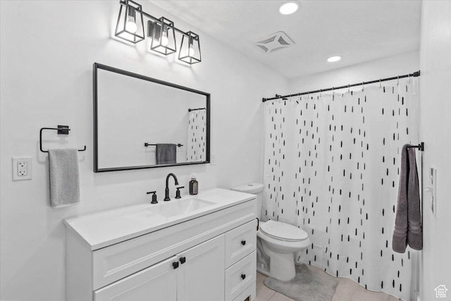 742 E Stonebriar Dr, Eagle Mountain, UT 84005 - bathroom with toilet, vanity, curtained shower, and recessed lighting