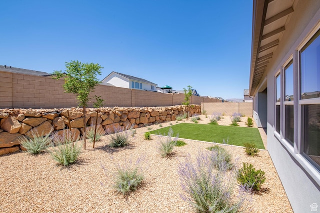 705 W Emerald Point Dr, St George, UT 84790 - view of fenced backyard