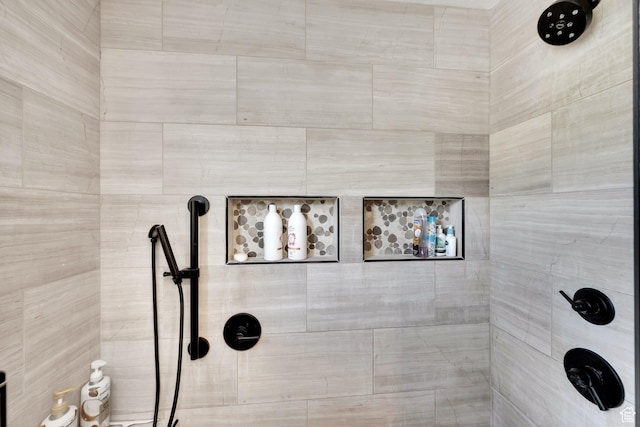 10132 S Kalinda Dr, Sandy, UT 84092 - full bath featuring a tile shower