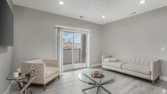 156 W Springview Dr Unit 505, Saratoga Springs, UT 84045 - living area with light wood finished floors, baseboards, and recessed lighting