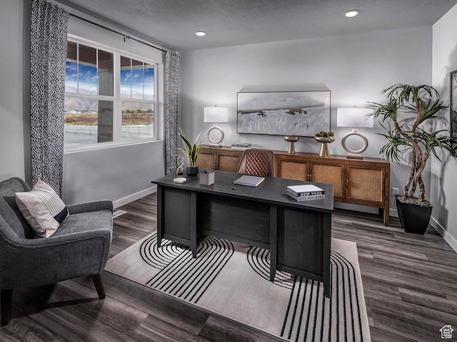 424 W 630 N Unit 0005, Tooele, UT 84074 - office featuring baseboards, dark wood-style flooring, recessed lighting, and a textured ceiling