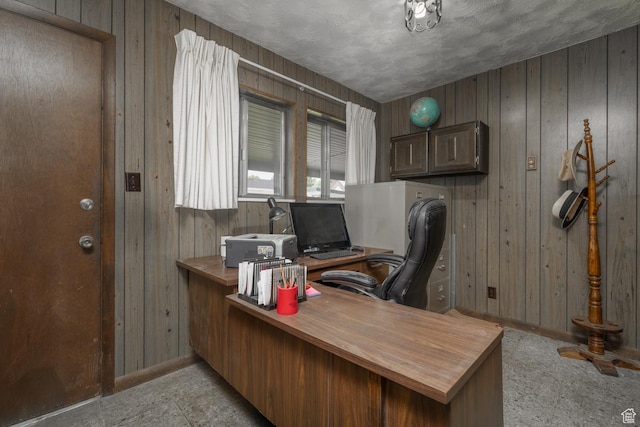 550 S 1500 W, Vernal, UT 84078 - office space featuring wood walls and baseboards