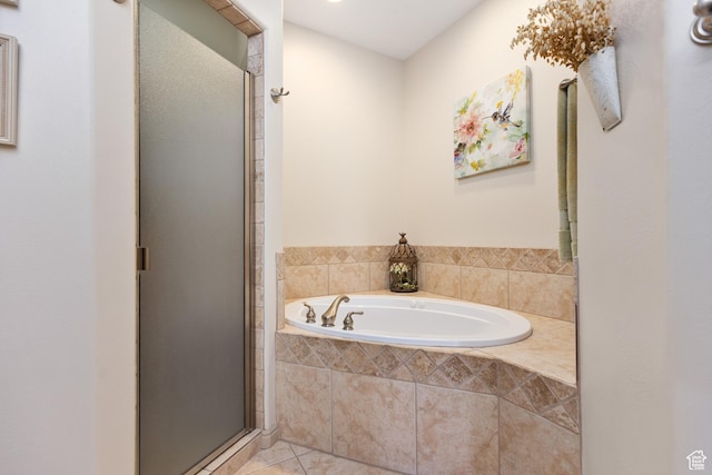 1374 E Big Pinion Ln, Apple Valley, UT 84737 - full bath featuring a stall shower, tile patterned floors, and a garden tub