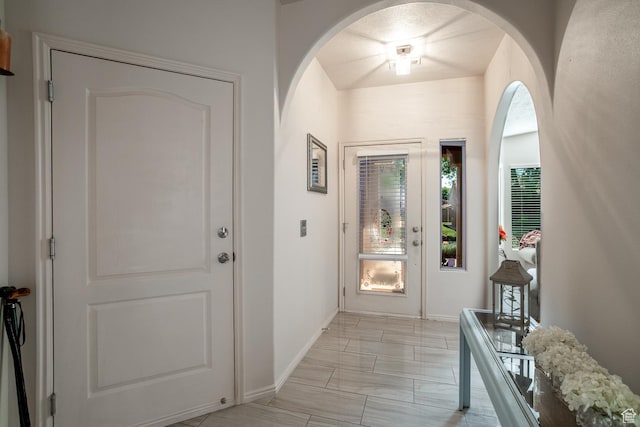 576 S Fiesta Dr, Ivins, UT 84738 - entrance foyer with arched walkways and baseboards