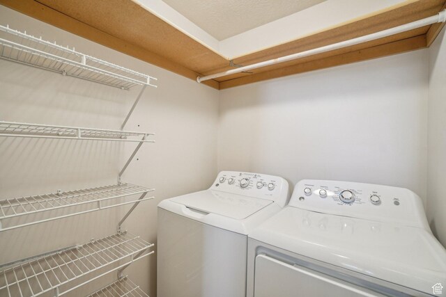 4538 Cottage Grove Ln, Murray, UT 84107 - laundry room featuring washer and dryer