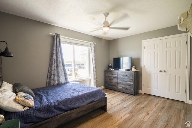 113 E 1500 N, Vernal, UT 84078 - bedroom with light wood-style floors, ceiling fan, baseboards, and a closet