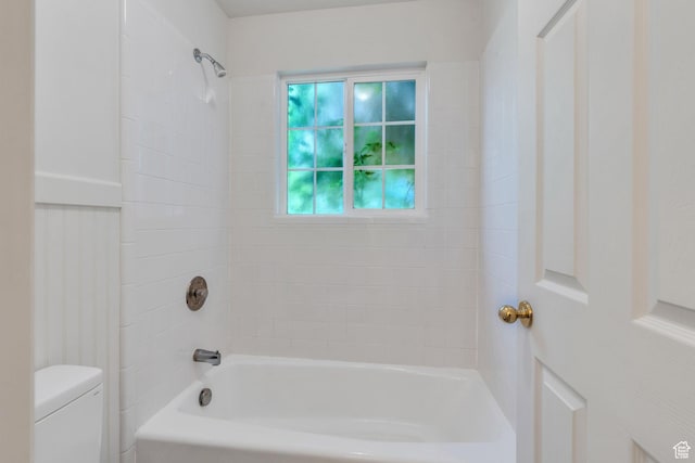 69 E Hudson Dr, Elk Ridge, UT 84651 - full bathroom with toilet and bathtub / shower combination