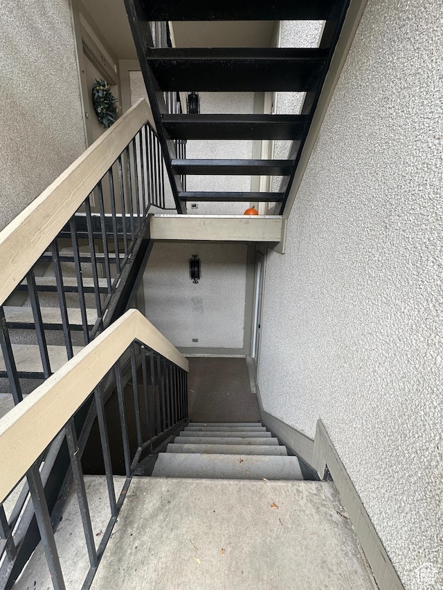4853 S Woodbridge Dr E Unit 44, Salt Lake City, UT 84117 - view of stairway