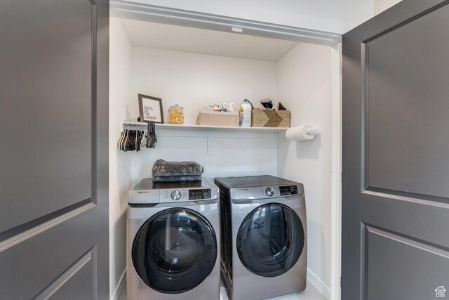 6439 W S Jordan Pkwy, South Jordan, UT 84009 - laundry area featuring washer and clothes dryer