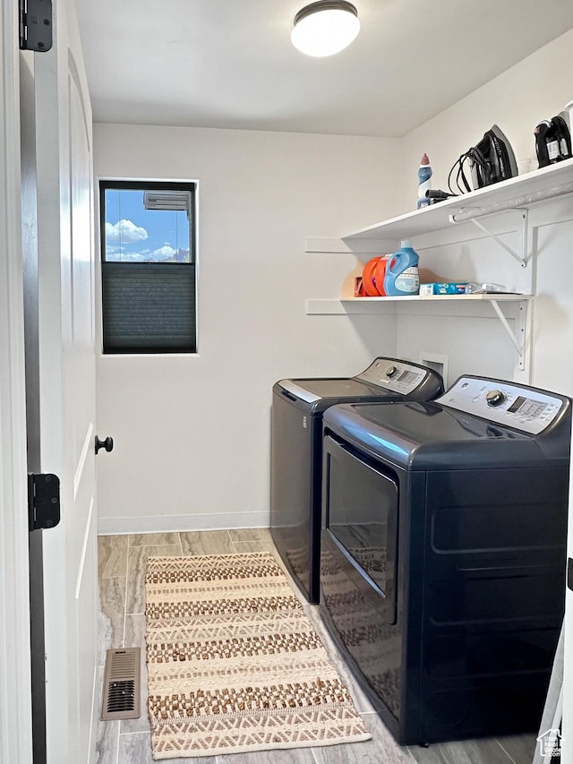 1005 S Valley View Ct, Moab, UT 84532 - laundry area featuring washer and clothes dryer and baseboards