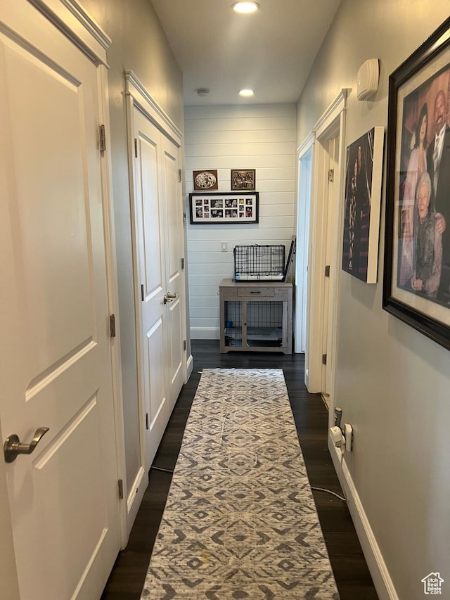3256 W Harvest Chase Dr, South Jordan, UT 84095 - hall featuring dark wood-style flooring, recessed lighting, and baseboards