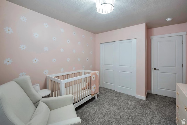 945 W Mckenna Rd, Bluffdale, UT 84065 - bedroom featuring carpet flooring, wallpapered walls, a closet, baseboards, and a textured ceiling