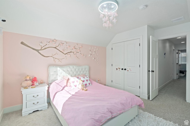648 W 400 N, Mapleton, UT 84664 - carpeted bedroom with a closet, baseboards, and vaulted ceiling