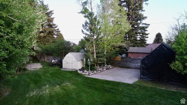 130 Cascade Quey St, Soda Springs, ID 83276 - view of yard with a patio area