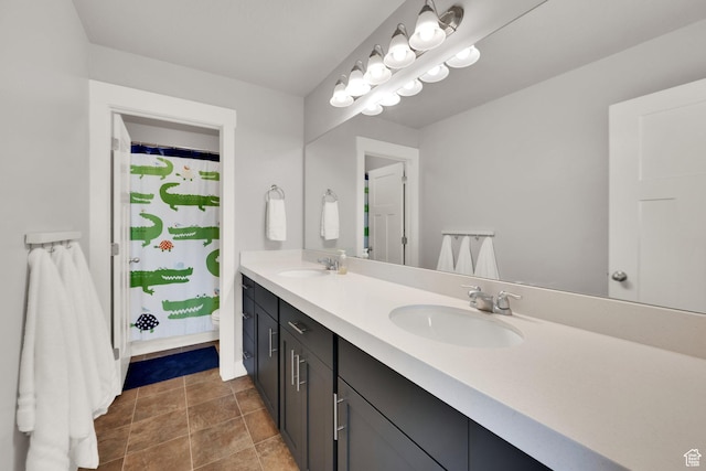 7859 N Sagebrush Ln, Eagle Mountain, UT 84005 - bathroom featuring double vanity, toilet, and curtained shower