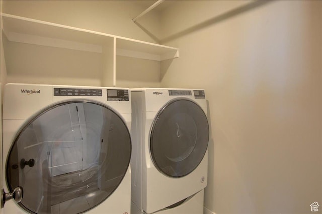4016 W 625 S, West Point, UT 84015 - laundry area featuring washing machine and clothes dryer