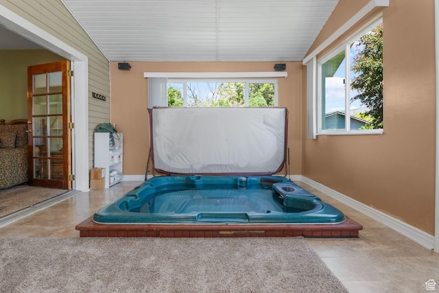 1979 S 600 E, Salt Lake City, UT 84105 - sunroom featuring a hot tub and vaulted ceiling