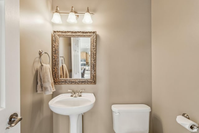603 S Temple Hill Cir E, Bountiful, UT 84010 - bathroom featuring toilet