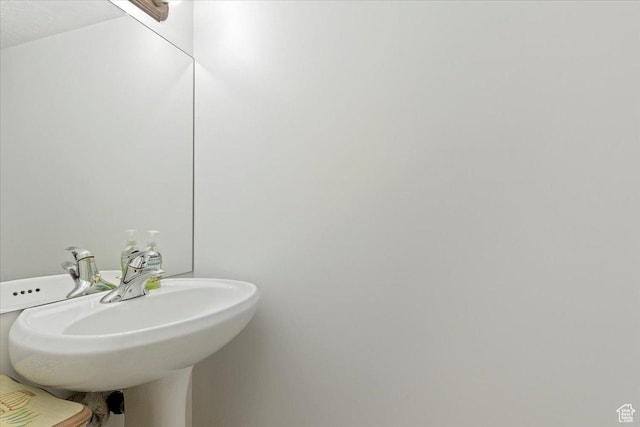 938 E Bernay Cir, Sandy, UT 84094 - bathroom with a sink