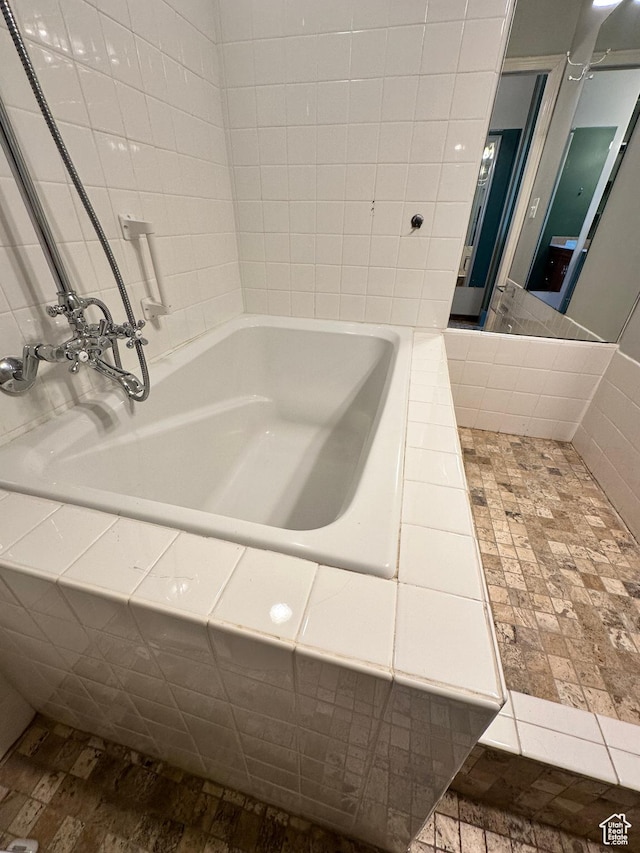 241 N Vine St W Unit 808W, Salt Lake City, UT 84103 - bathroom with a tub
