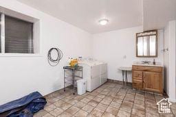 330 N 100 E, Centerfield, UT 84622 - laundry room featuring washer and dryer